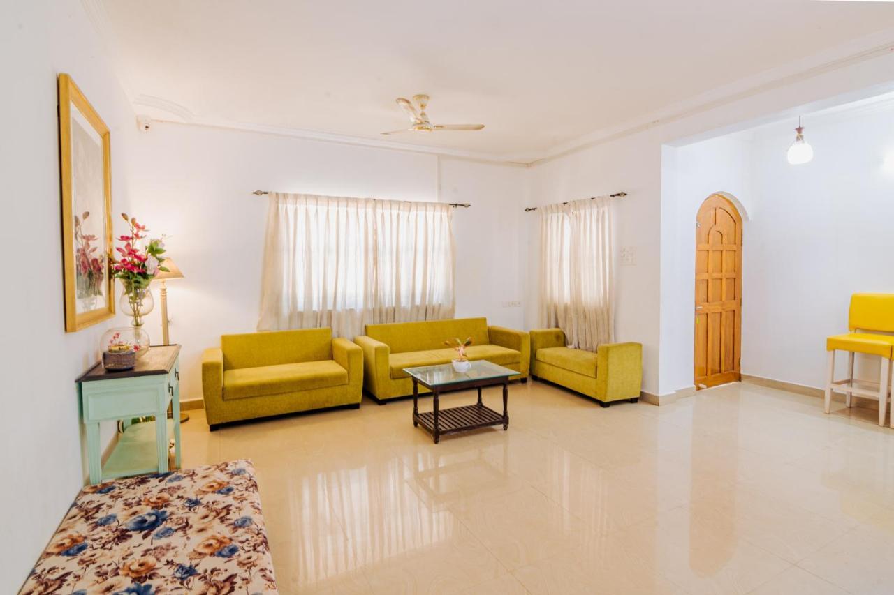 White House In Goa, Truly Amazing Experience Bed and Breakfast Saligao Exterior foto