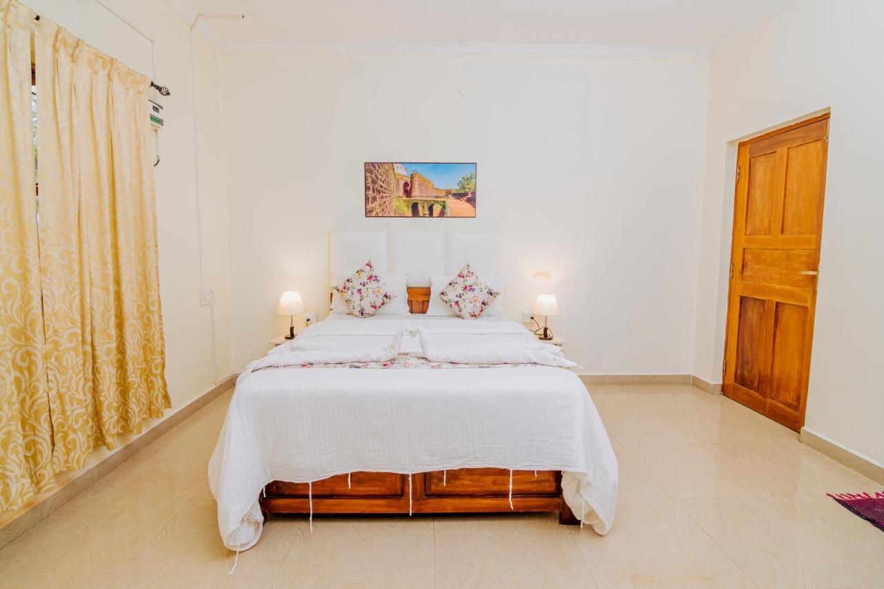 White House In Goa, Truly Amazing Experience Bed and Breakfast Saligao Exterior foto