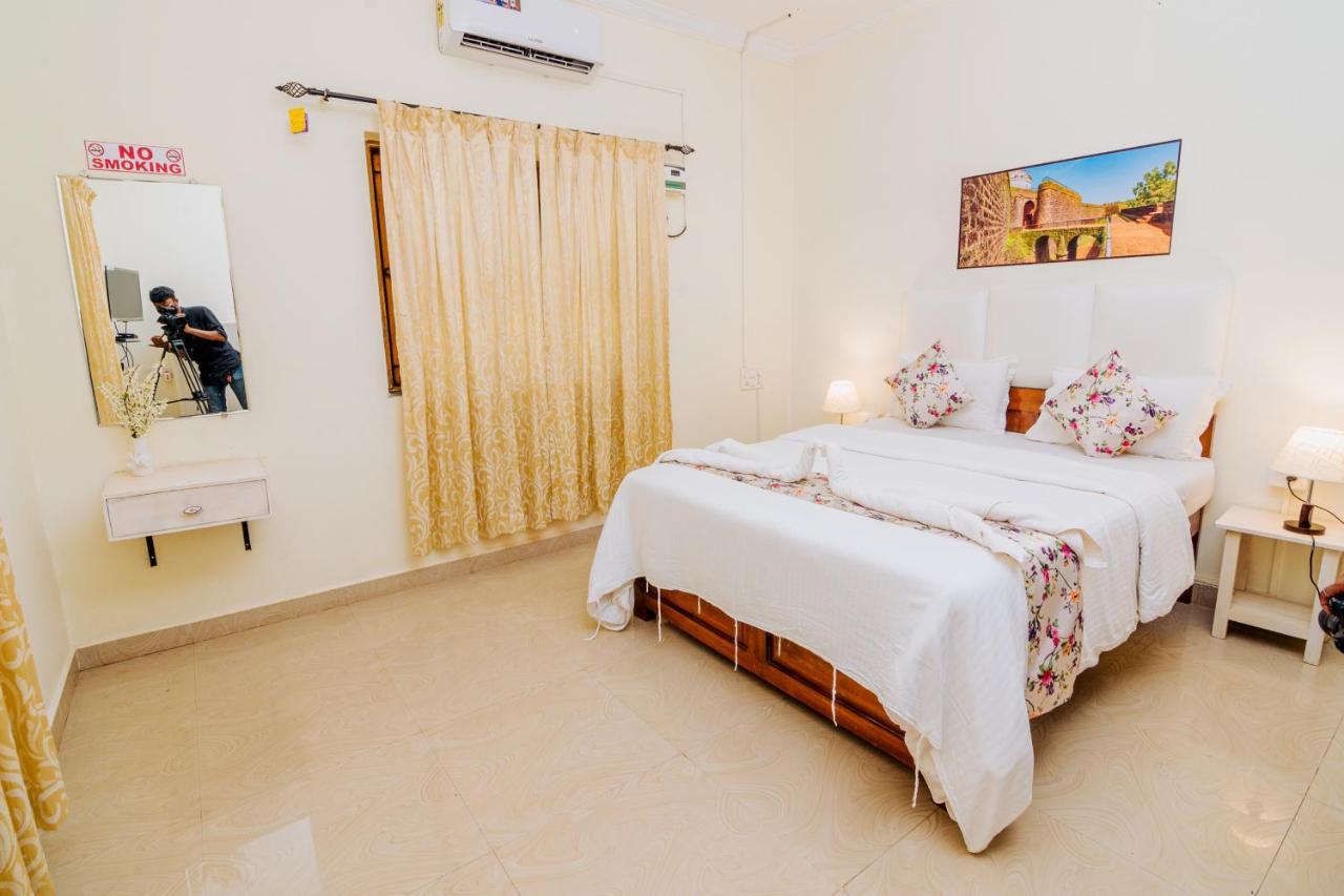 White House In Goa, Truly Amazing Experience Bed and Breakfast Saligao Exterior foto